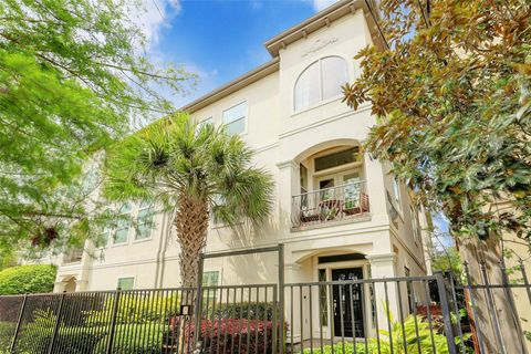 Photo of 2810 Helena Street, Houston, TX 77006 (MLS # 49652794)