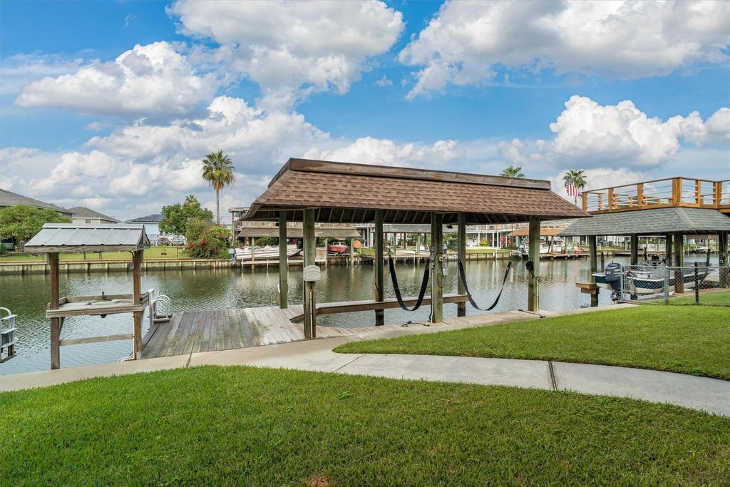 Photo of 765 Marlin Street, Bayou Vista, TX 77563 (MLS # 69021137)