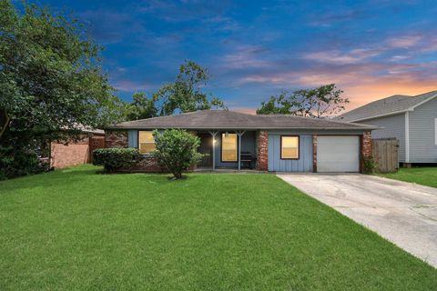 Photo of 5423 Lillian Street, Baytown, TX 77521 (MLS # 61382747) Photo of 5423 Lillian Street, Baytown, TX 77521 (MLS # 61382747)