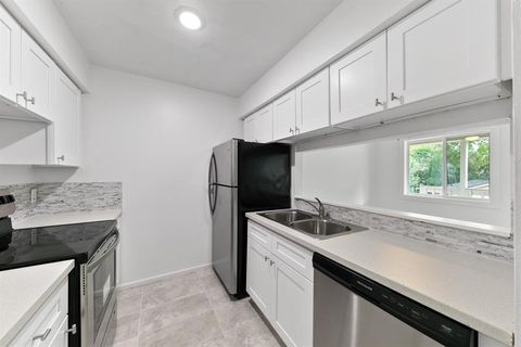 Photo of 1312 W Adoue Street #7, Alvin, TX 77511 (MLS # 34064754)