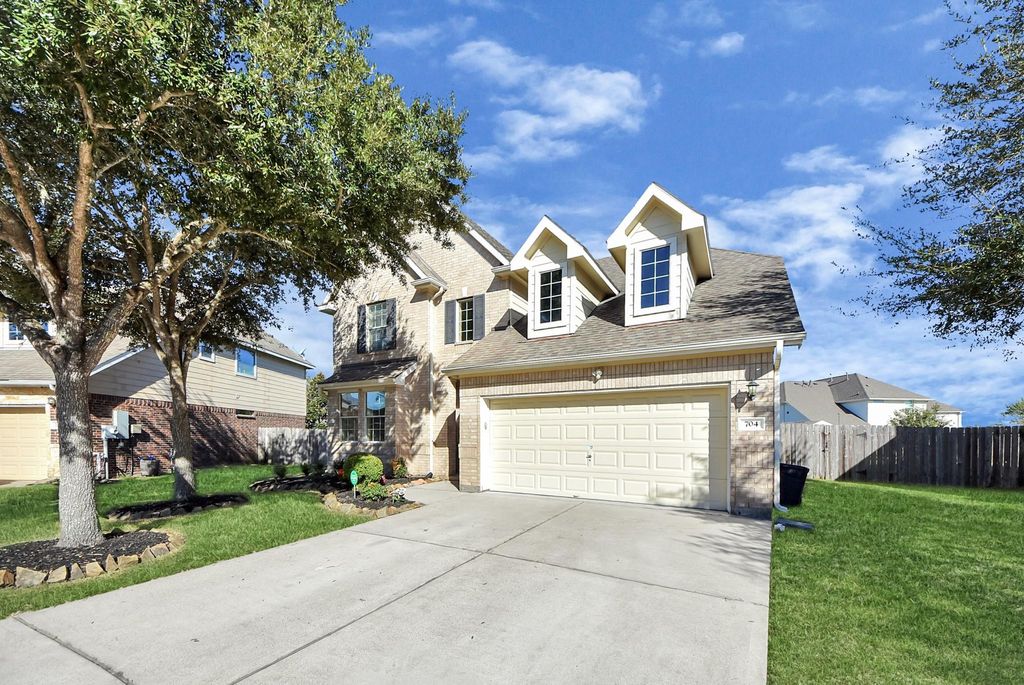 Photo of 704 Harvard Pointe Drive, League City, TX 77573 (MLS # 54923333)