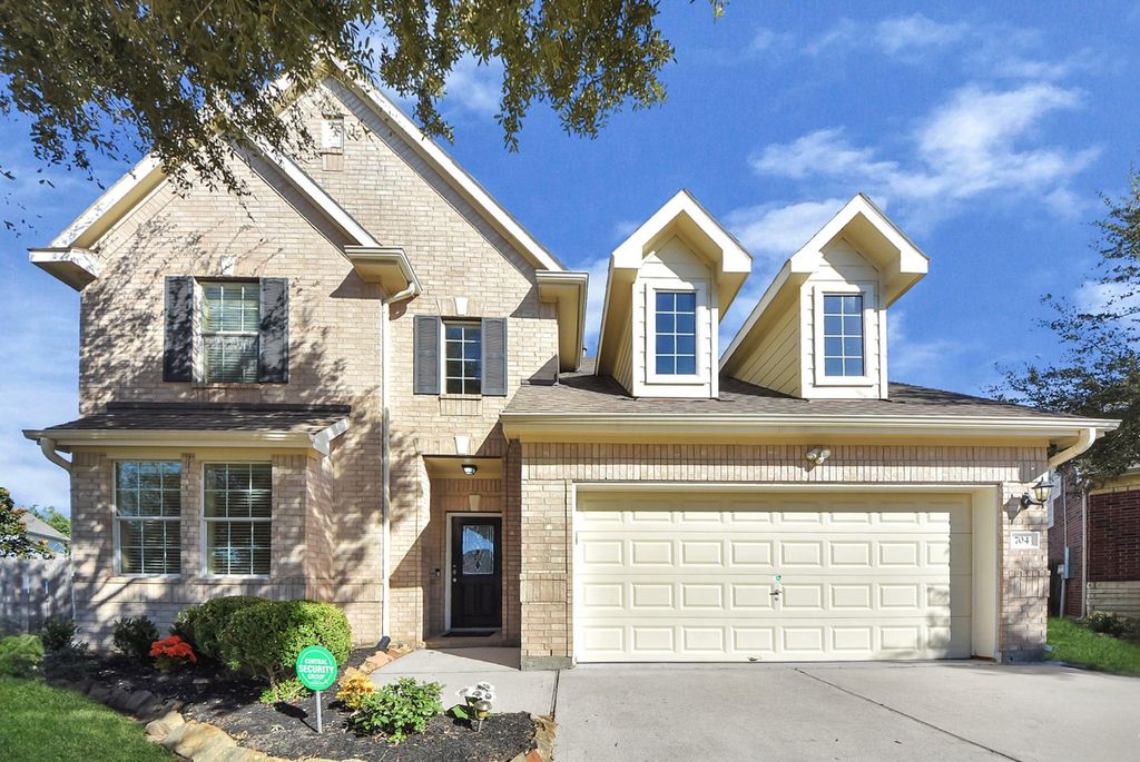Photo of 704 Harvard Pointe Drive, League City, TX 77573 (MLS # 54923333)