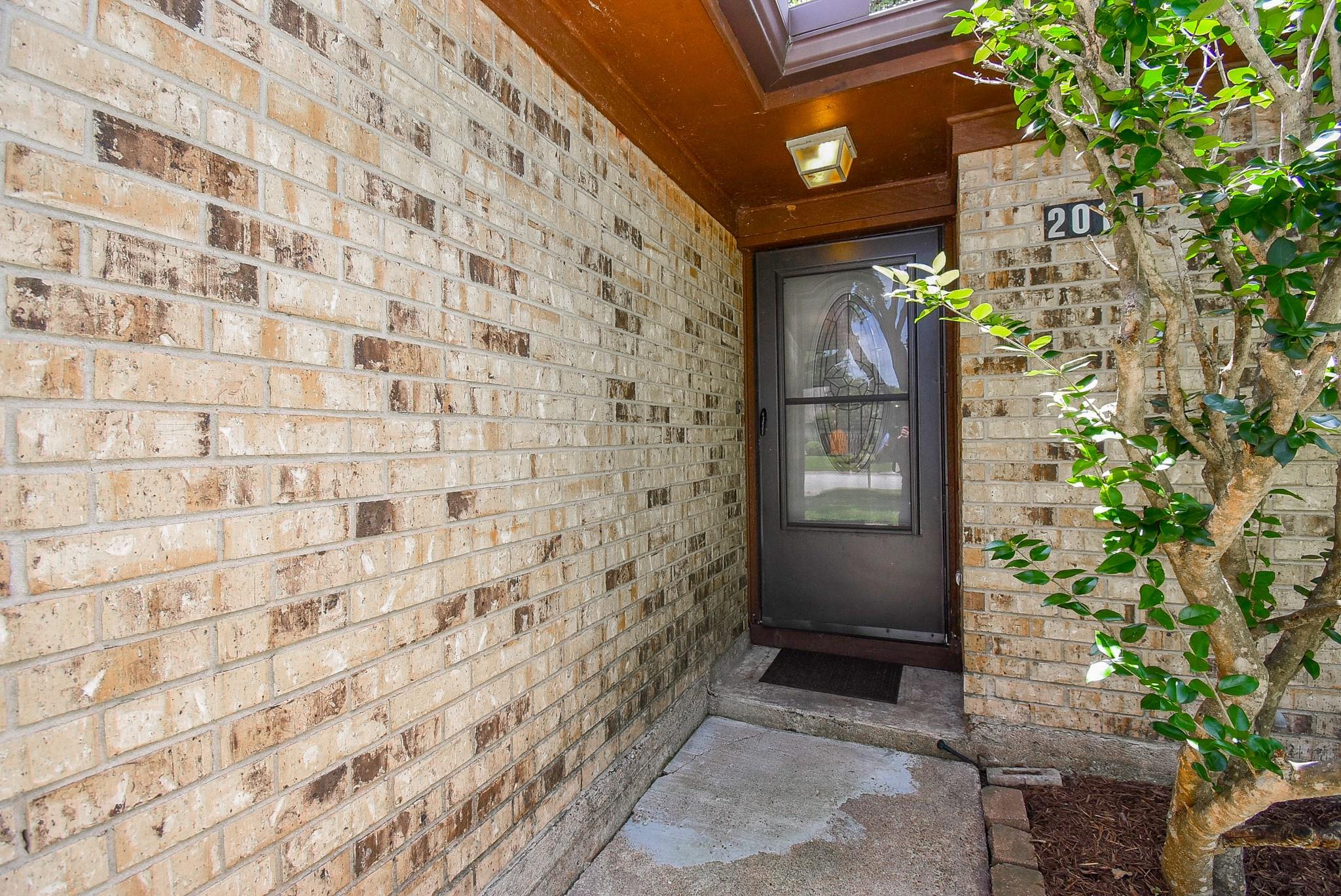 2014 Jones Street
