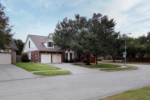 Homes For Sale - 4702 Lawton Bend Lane<br/> Fort Bend County, Katy, TX 77494