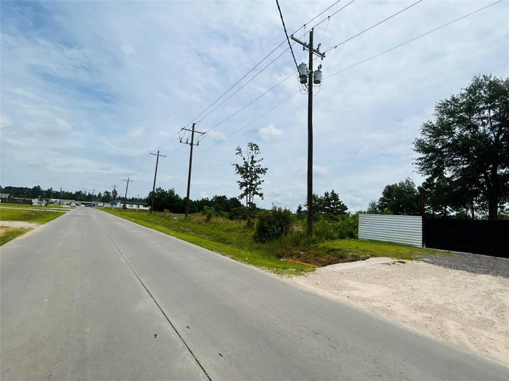 Photo 1 of 5 — 444 County Road 5102j, Cleveland, TX 77327