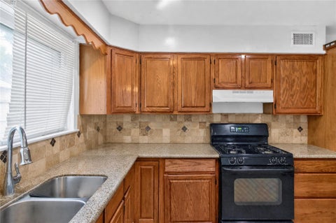 Photo of 6615 Beldart Street, Houston, TX 77087 (MLS # 32817323)