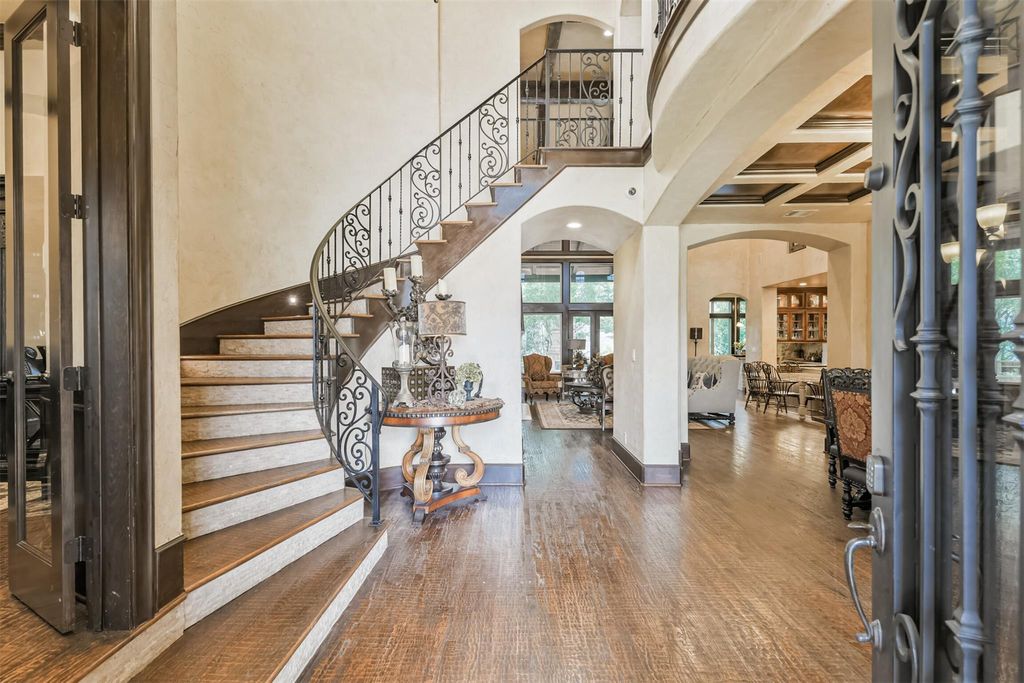 Photo of 111 Oak Estates Drive, Conroe, TX 77384 (MLS # 15825140)