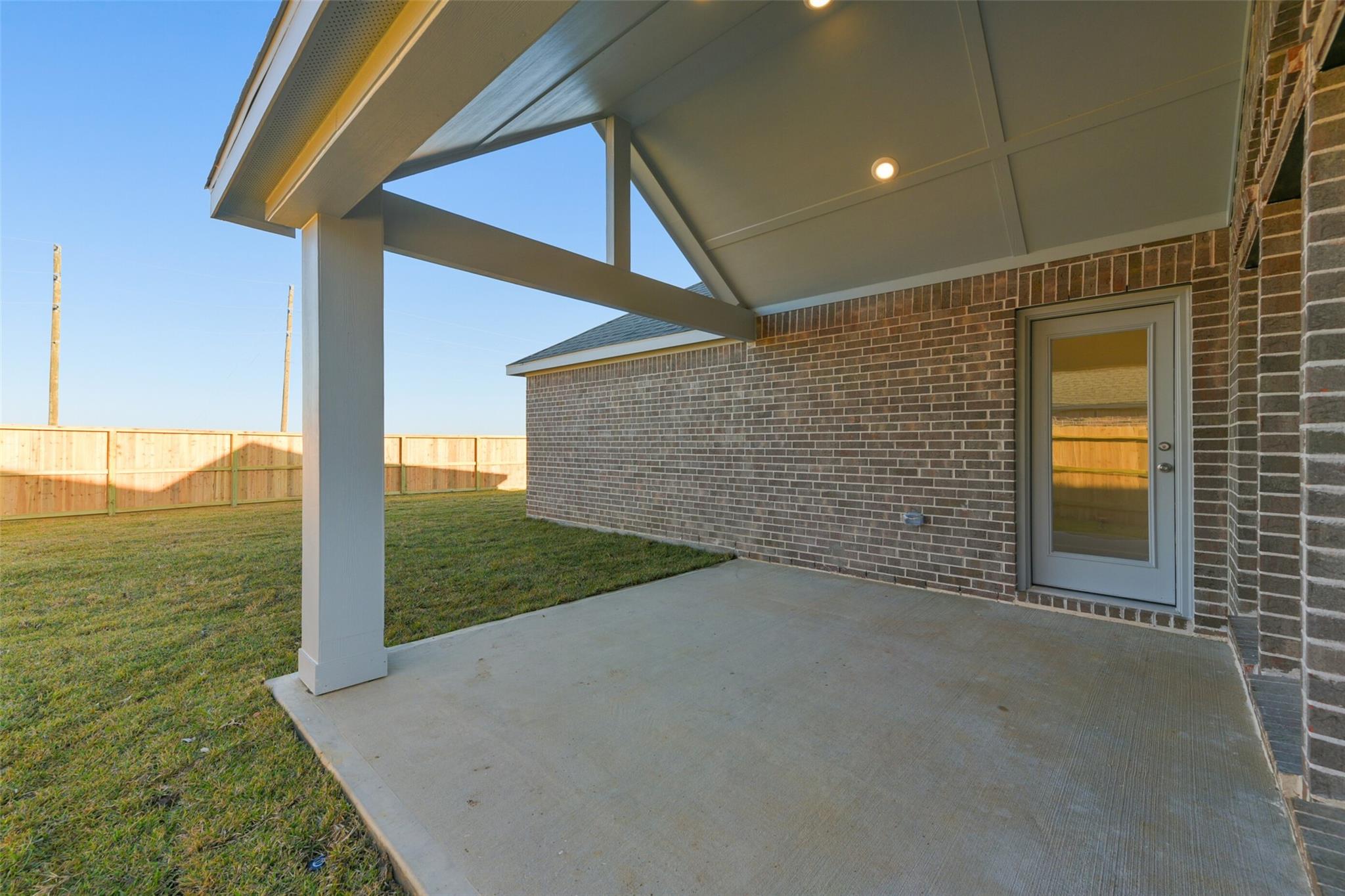 1525 Apache Heights Drive