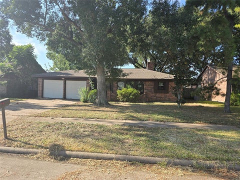 Photo of 12507 Bexley Drive Drive, Houston, TX 77099 (MLS # 18988653)