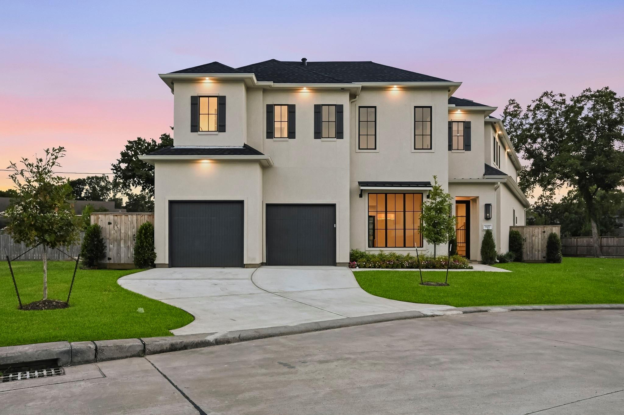7907 S Villa Circle