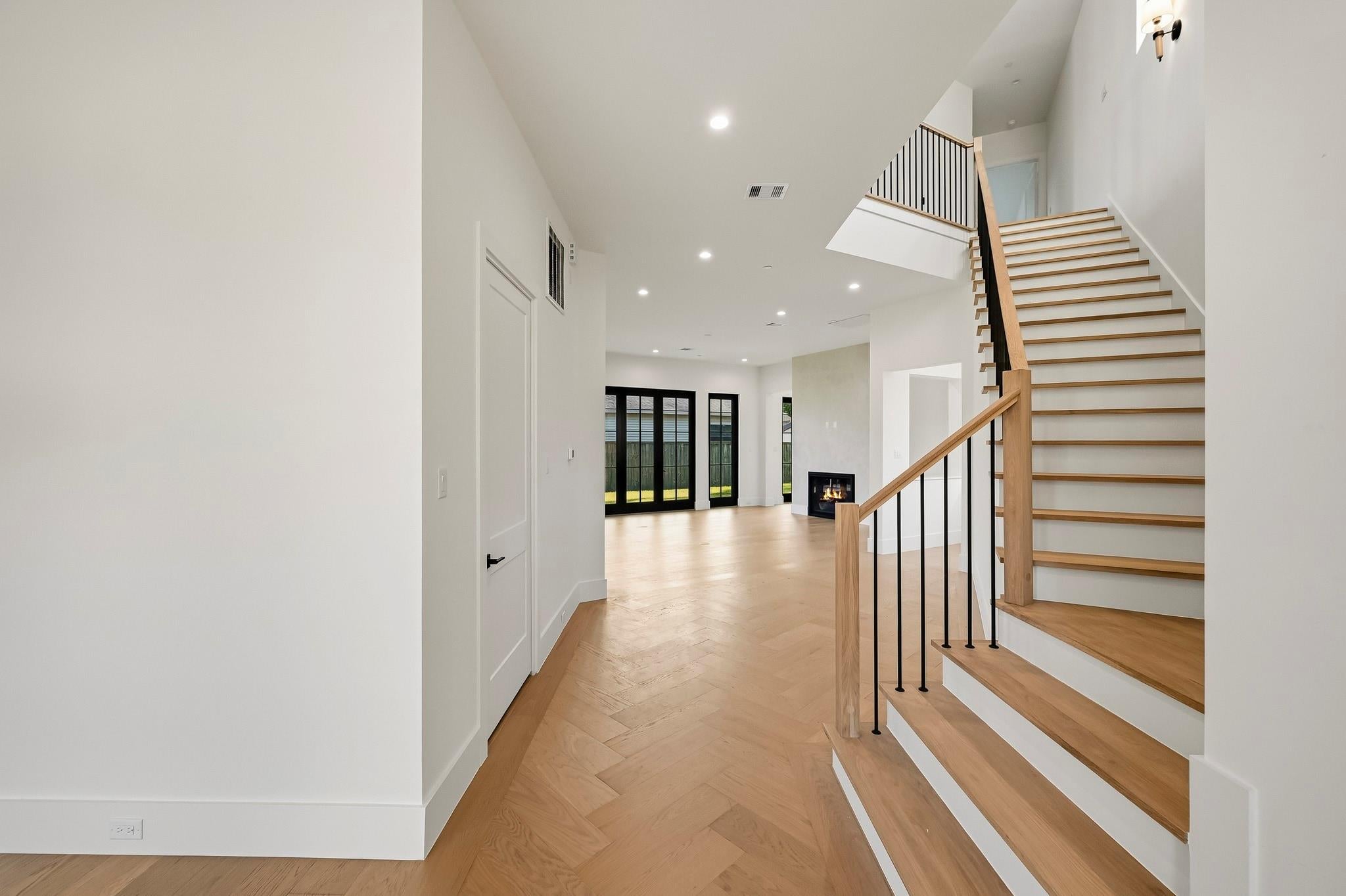 7907 S Villa Circle