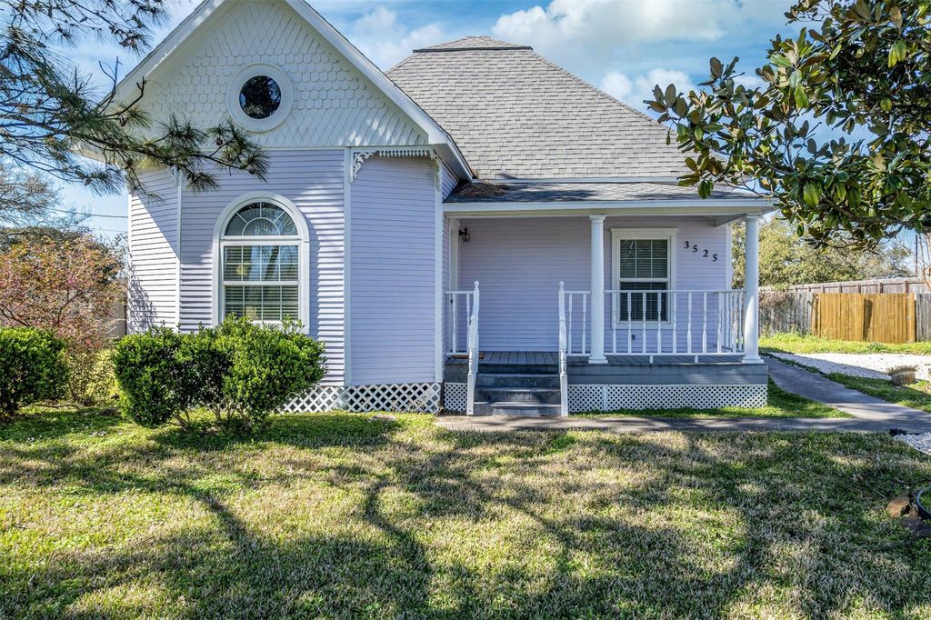 Photo of 3525 Bridgette Lane, Mont Belvieu, TX 77523 (MLS # 15234890)