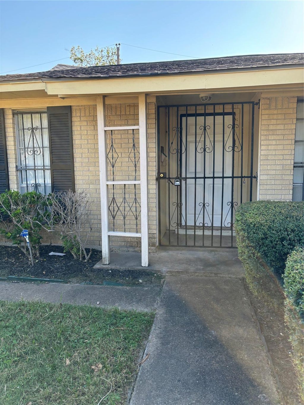 Photo of 11119 Jutland Road, Houston, TX 77048 (MLS # 23960685)