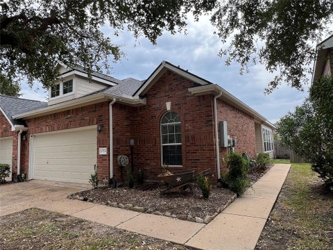 Photo of 17231 Brookhollow Court Drive, Houston, TX 77084 (MLS # 30687578)