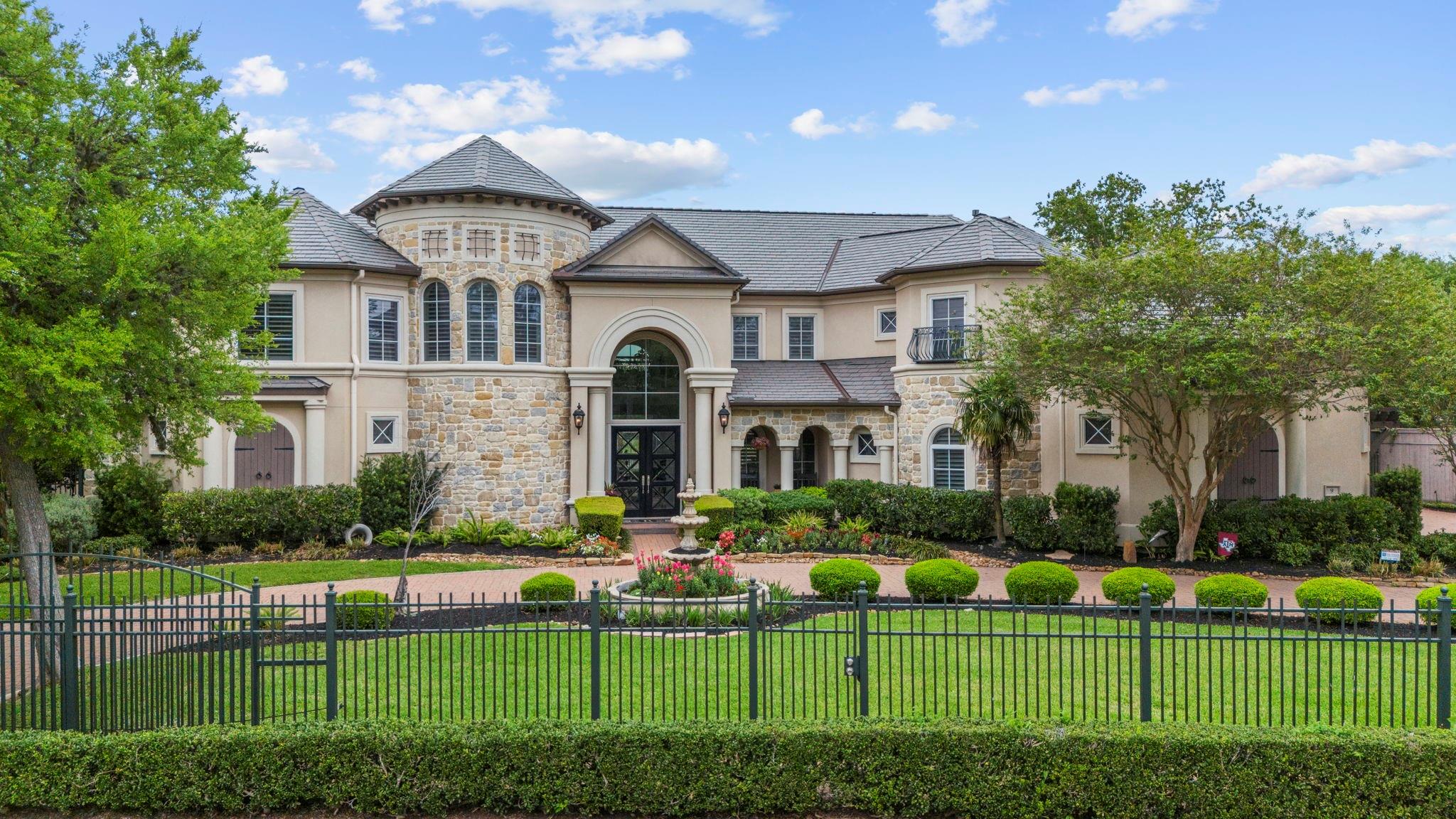 9 Waters Lake Boulevard