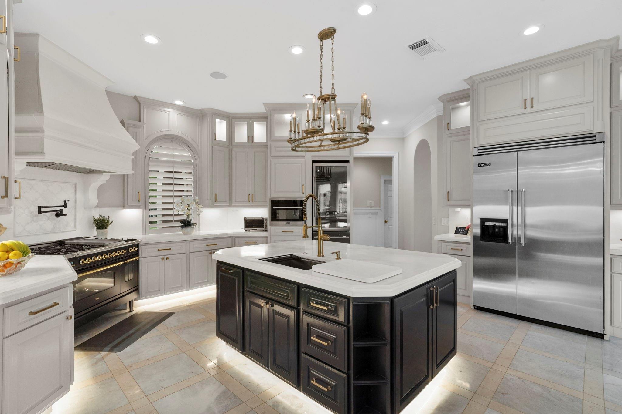 Missouri City, Texas, 77459, United States, 6 Bedrooms Bedrooms, ,8 BathroomsBathrooms,Residential,Active,2037105