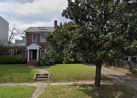 Photo of 4712 Chenevert Street, Houston, TX 77004 (MLS # 64919110)