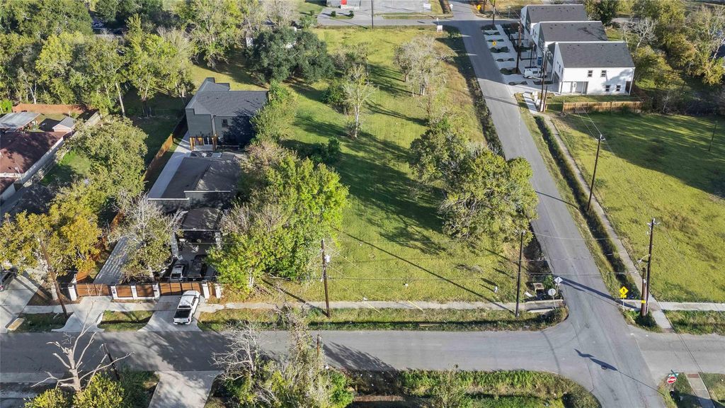 Photo of 4934 Carmen Street, Houston, TX 77033 (MLS # 57994888)