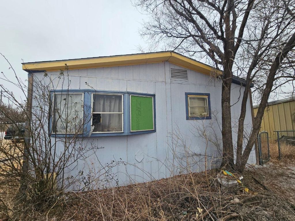 Photo of 500 Ross St, Vega, TX 79092 (MLS # 34881448)