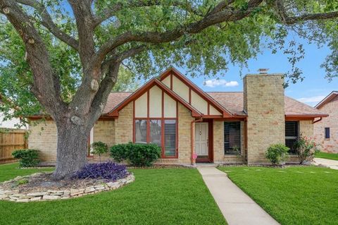 Photo of 10122 Sageglow Drive, Houston, TX 77089 (MLS # 24696692)