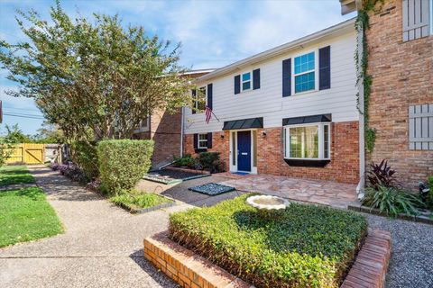 Photo of 1833 Saxony Lane, Houston, TX 77058 (MLS # 98034575)