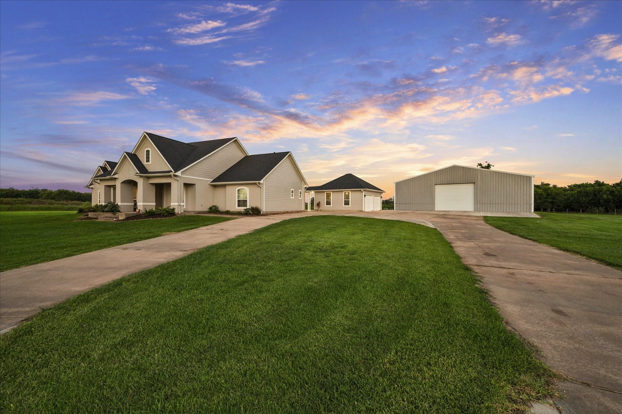 2702 Horseshoe Lane