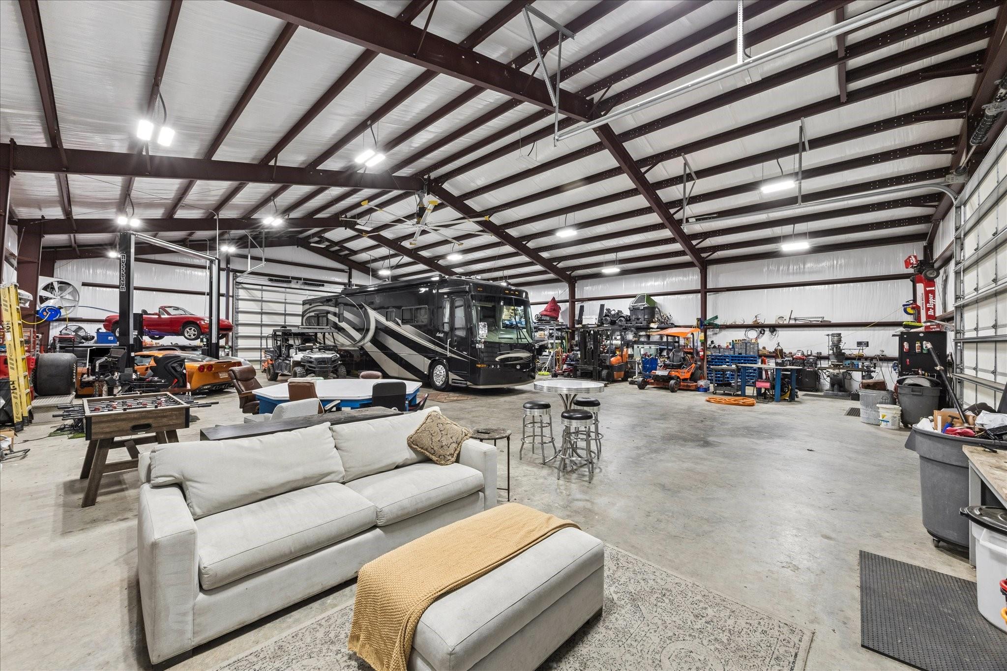 2702 Horseshoe Lane