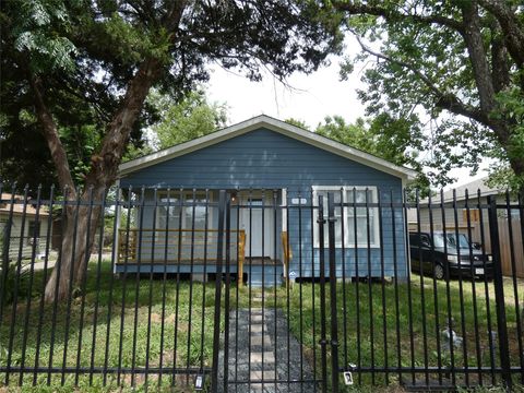 Photo of 8215 Canyon Street, Houston, TX 77051 (MLS # 75017682)