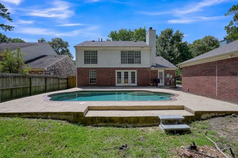 Photo of 80 Eagle Rock Circle, The Woodlands, TX 77381 (MLS # 9936905)