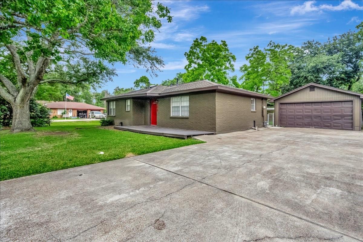 708 Moody Avenue
