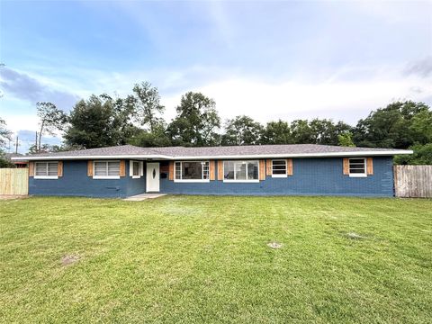 Photo of 7035 Hurley Drive, Beaumont, TX 77708 (MLS # 27732390)