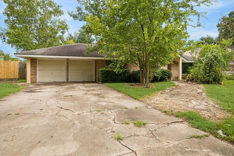 Photo of 1740 Crownover Road, Houston, TX 77080 (MLS # 63022491)