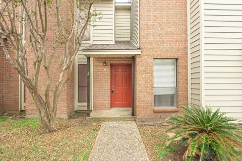 Photo of 1904 Dartmouth Street #G4, College Station, TX 77840 (MLS # 20753033)
