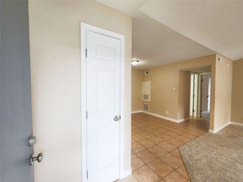 Photo of 17401 Red Oak Drive #100, Houston, TX 77090 (MLS # 30403403)