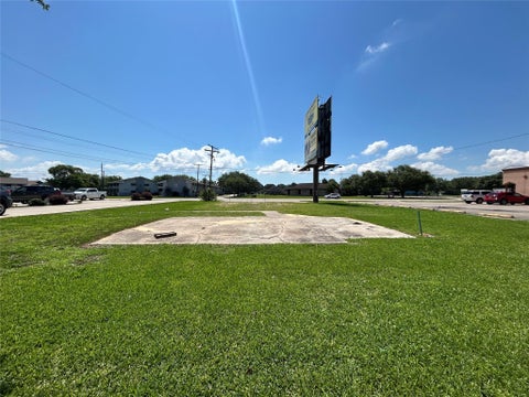 Vacant Land For Sale - 2402 Nall Street<br/> Jefferson County, Port Neches, TX 77651