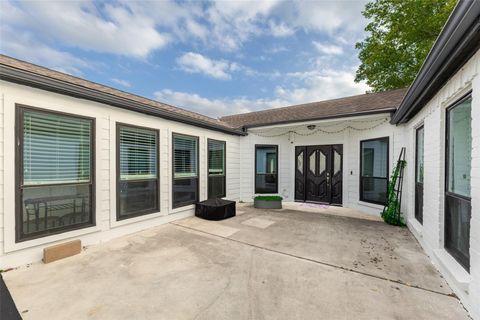 Photo of 1538 Beaconshire Road, Houston, TX 77077 (MLS # 89320142)