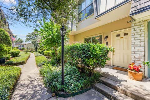 Townhouse For Sale - 1805 Stoney Brook Drive #105<br/> Houston, TX 77063