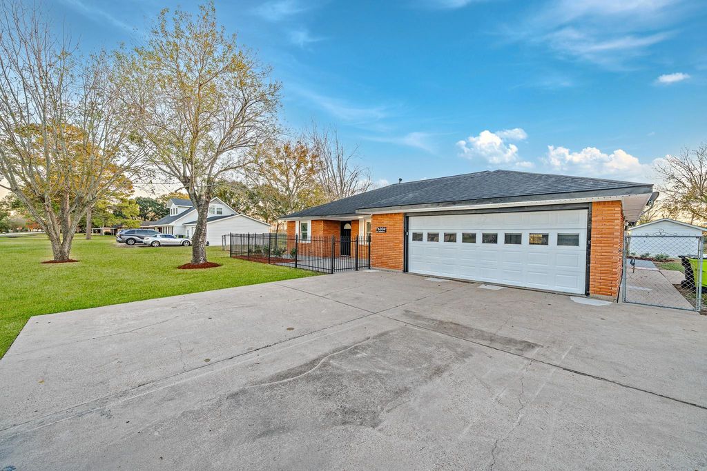 Photo of 6004 Homestead Road, Rosenberg, TX 77471 (MLS # 48776652)