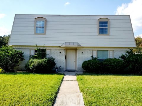 Photo of 11806 Hillcroft Avenue, Houston, TX 77035 (MLS # 81112822)