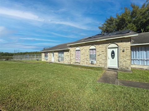 Photo of 616 Travis Street, Webster, TX 77598 (MLS # 78836315)