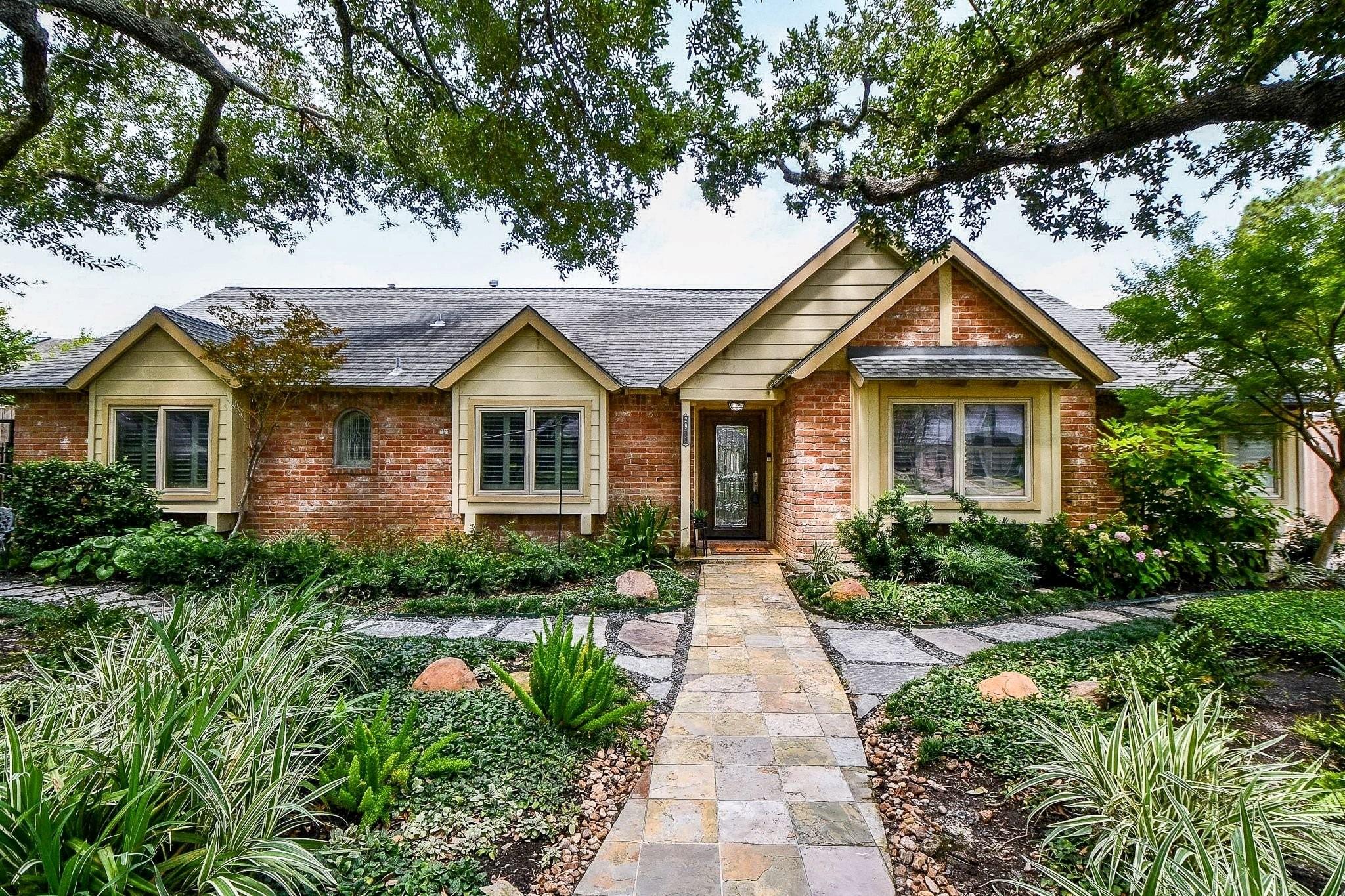2911 Fontana Drive