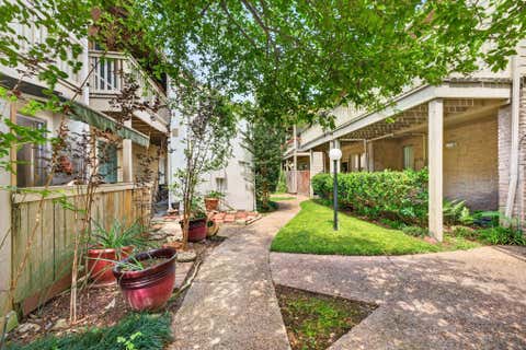 Condo For Sale - 2100 Tanglewilde Street #225<br/> Houston, TX 77063