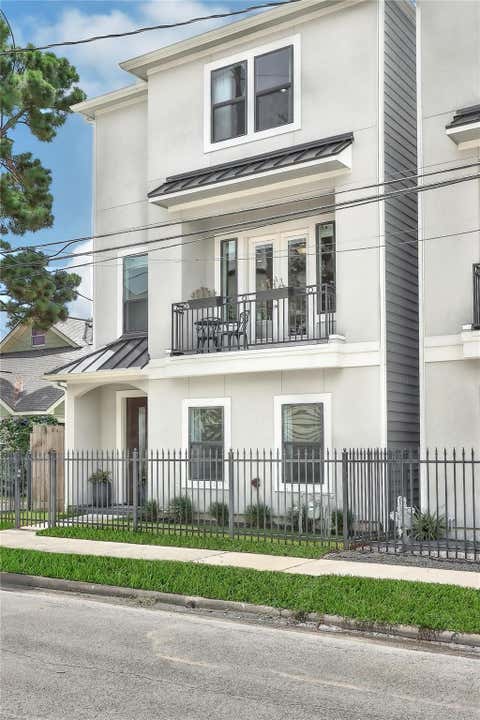 Photo of 3838 Brinkman Street, Houston, TX 77018 (MLS # 62463597)