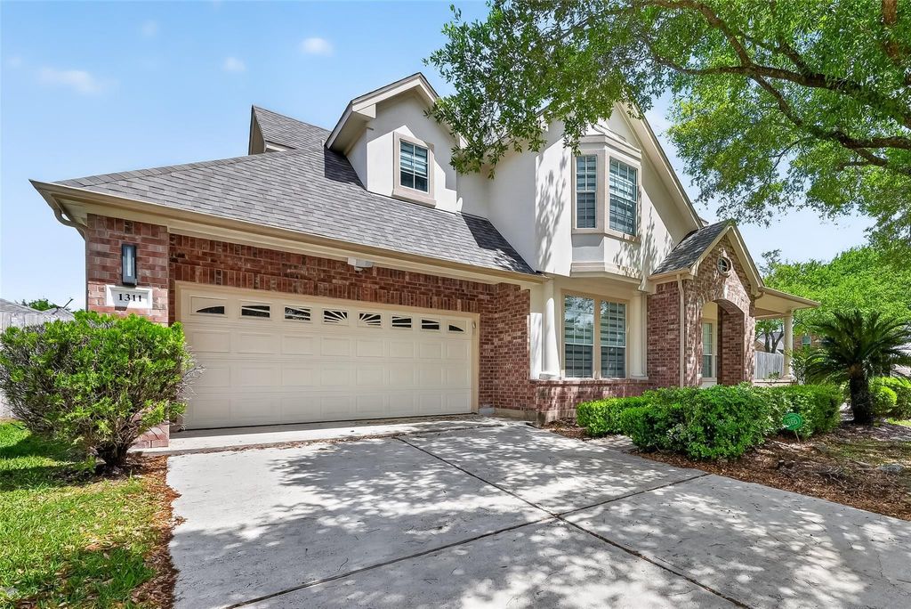 Photo of 1311 Rene Court, Sugar Land, TX 77479 (MLS # 44674913)