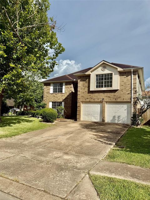 Photo of 223 Almond Drive, Lake Jackson, TX 77566 (MLS # 45415549)