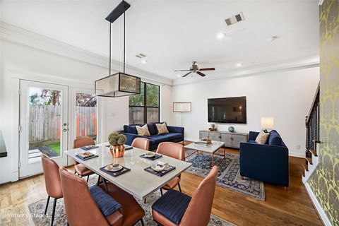 Photo of 828 W 19th Street #C, Houston, TX 77008 (MLS # 21719934)