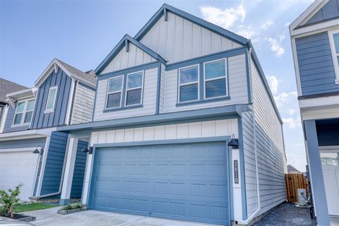 Photo of 2818 Lisburn Terrace Lane, Houston, TX 77051 (MLS # 9960878) Photo of 2818 Lisburn Terrace Lane, Houston, TX 77051 (MLS # 9960878)