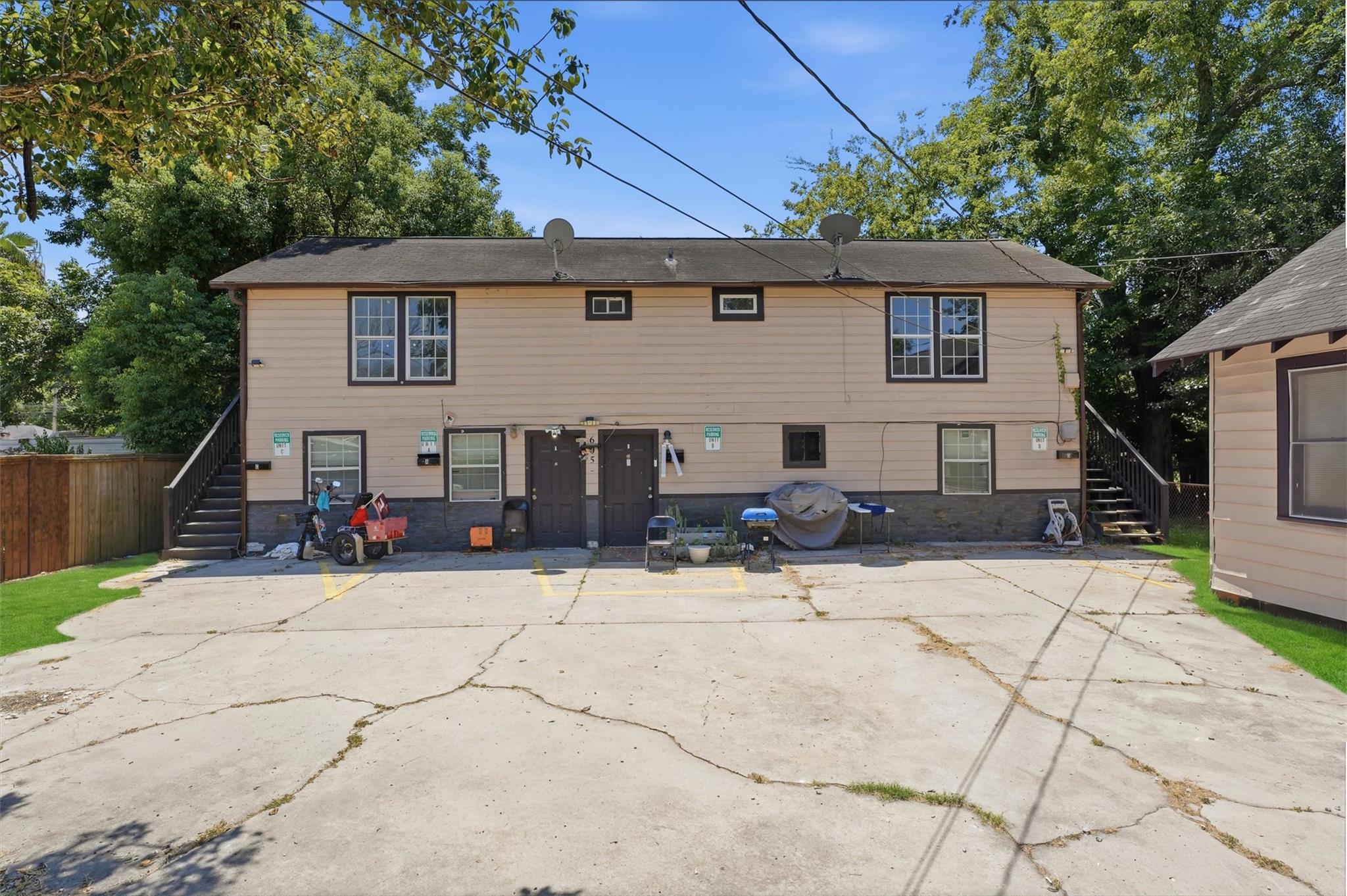 605 E Hunnicutt Street