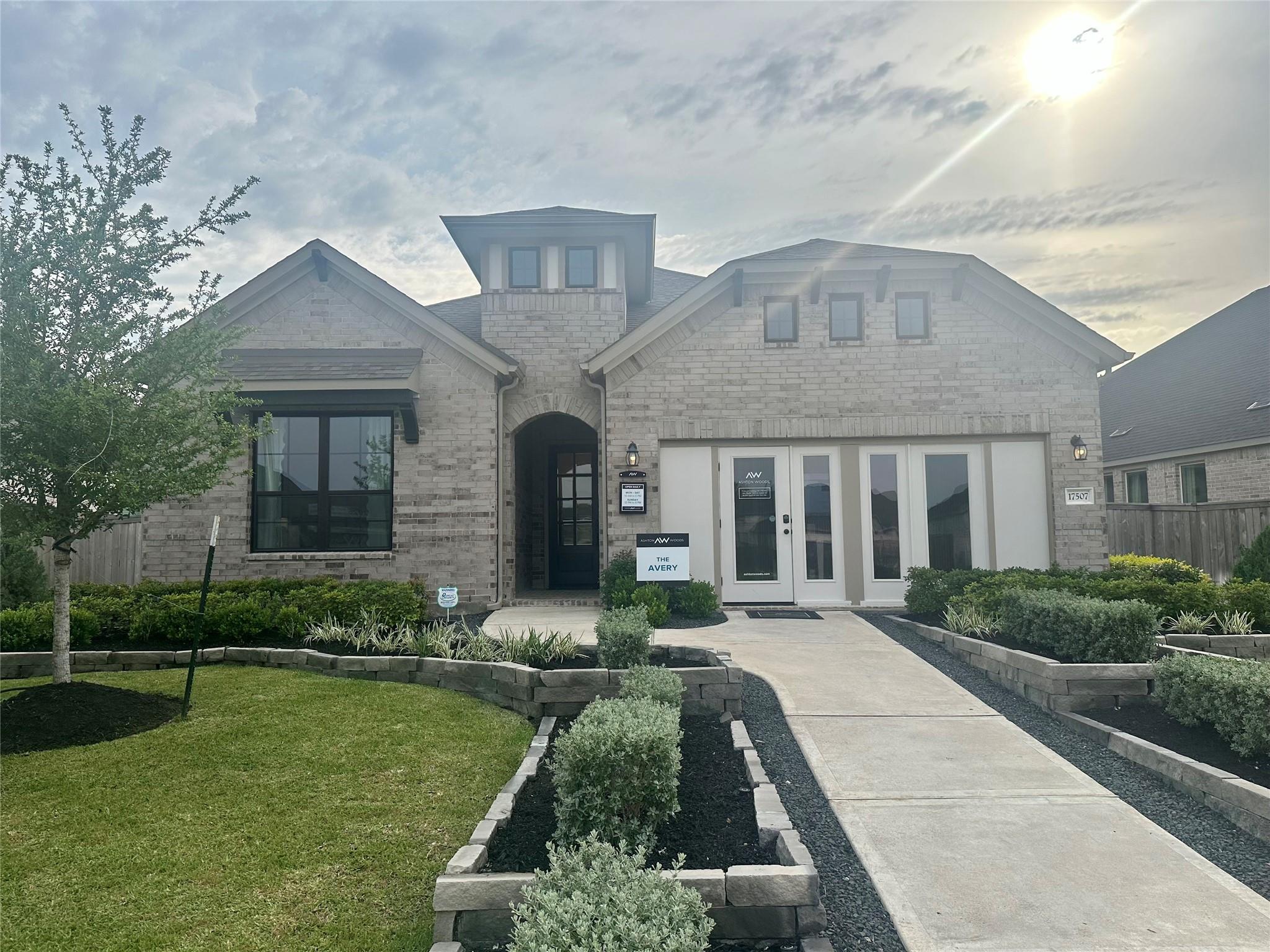 17507 Tulip Willow Way