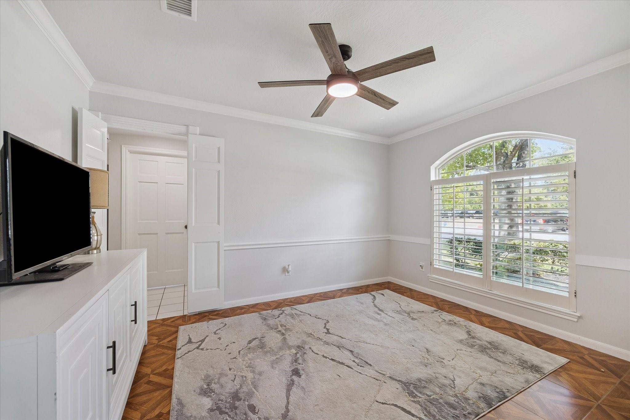 2923 Forest Garden Drive